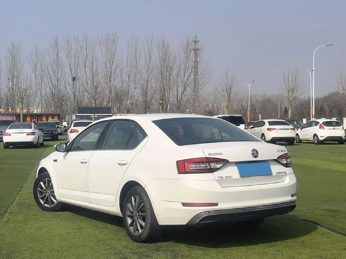 2018 Skoda Octavia 1.2T 116HP L4 7DCT,autocango,china used car exporter,china ev exporter,chinese used car exporter,chinese used ev exporter