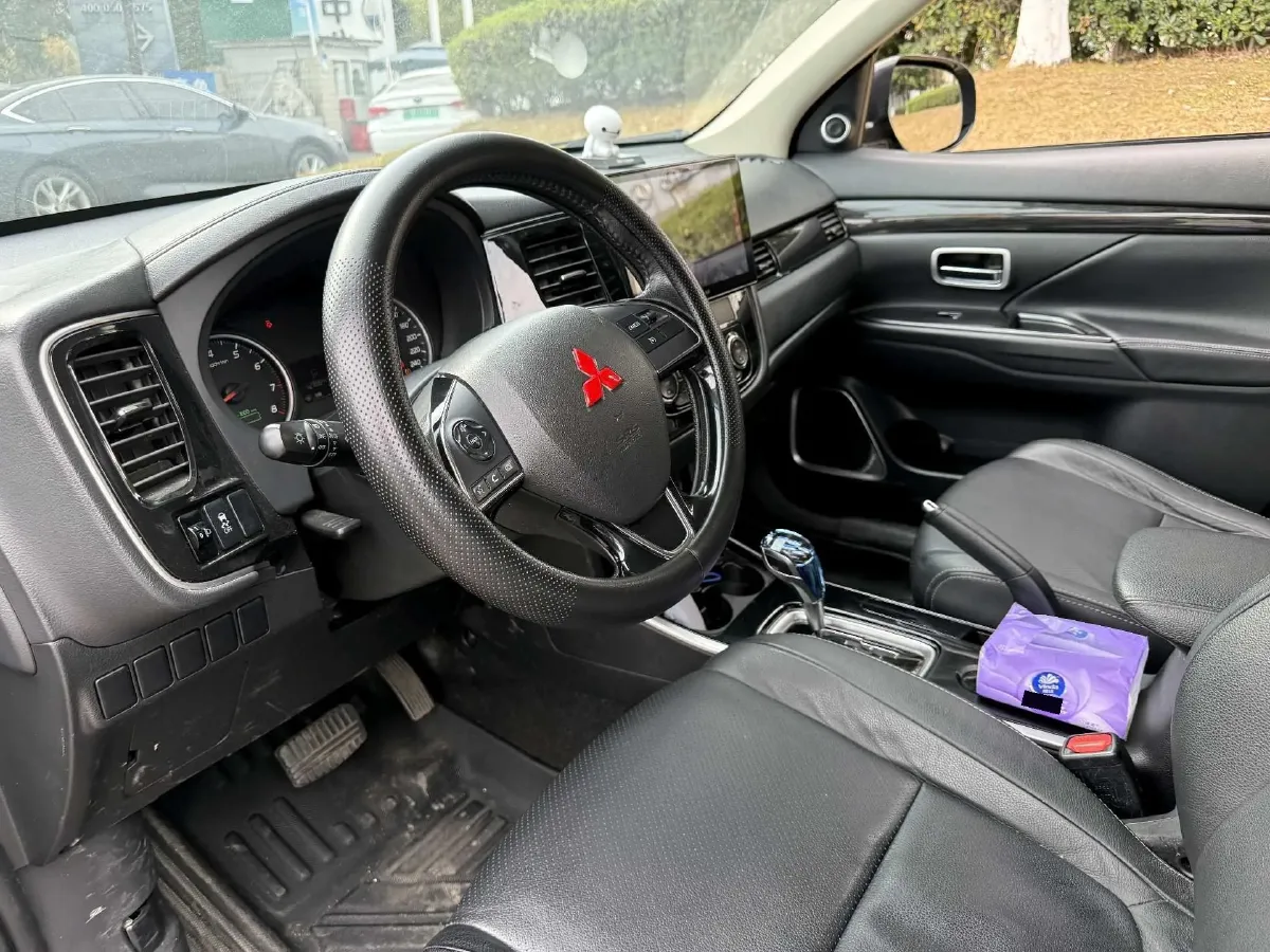 2018 Mitsubishi Outlander 2.0L 166HP L4 CVT,autocango,china used car exporter,china ev exporter,chinese used car exporter,chinese used ev exporter