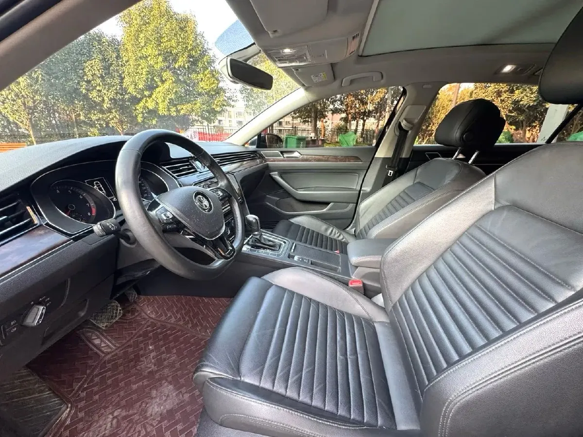 2019 Volkswagen Magotan 2.0T 186HP L4 7DCT,autocango,china used car exporter,china ev exporter,chinese used car exporter,chinese used ev exporter