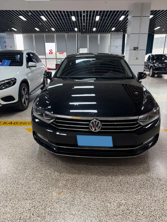 2019 Volkswagen Magotan 2.0T 186HP L4 7DCT,autocango,china used car exporter,china ev exporter,chinese used car exporter,chinese used ev exporter