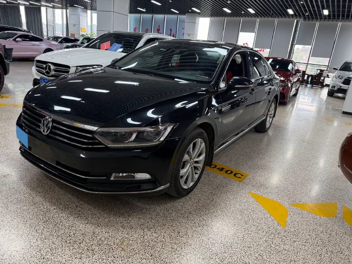 2019 Volkswagen Magotan 2.0T 186HP L4 7DCT,autocango,china used car exporter,china ev exporter,chinese used car exporter,chinese used ev exporter