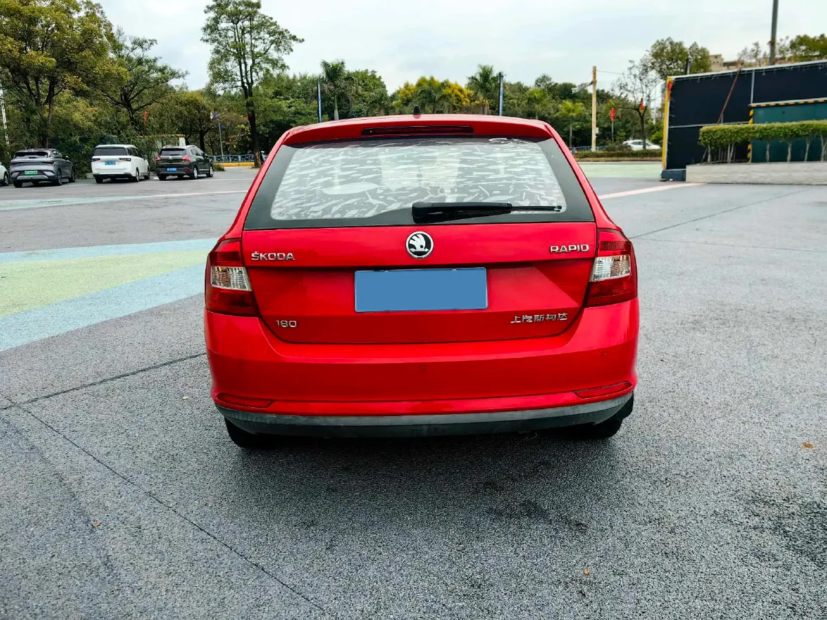 2018 Skoda Rapid Spaceback 1.6L 110HP L4 6AT,autocango,china used car exporter,china ev exporter,chinese used car exporter,chinese used ev exporter
