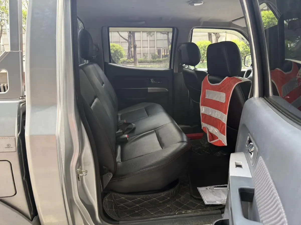 2017 Dongfeng RuiQi 2.5T 140HP L4 6MT,autocango,china used car exporter,china ev exporter,chinese used car exporter,chinese used ev exporter