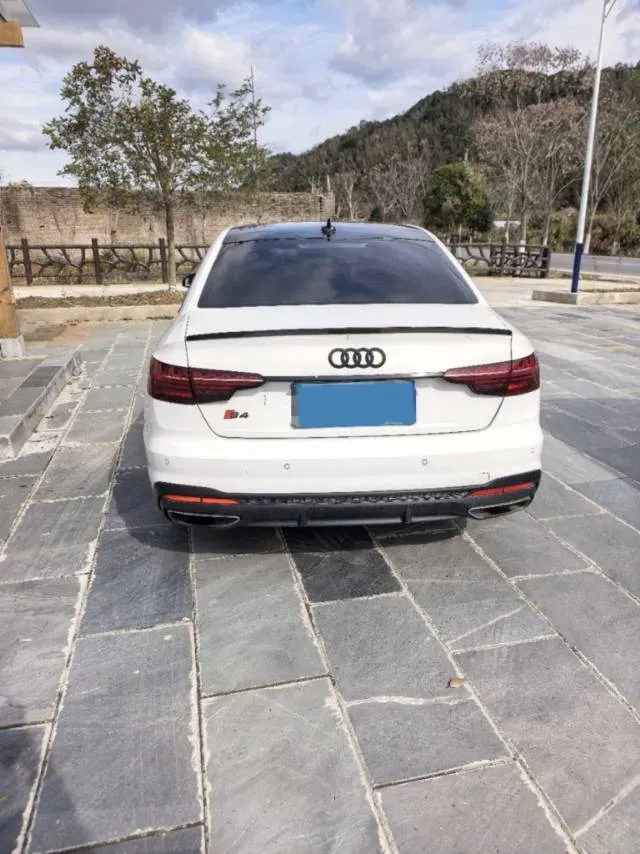 2020 Audi A4L 2.0T 252HP L4 7DCT,autocango,china used car exporter,china ev exporter,chinese used car exporter,chinese used ev exporter