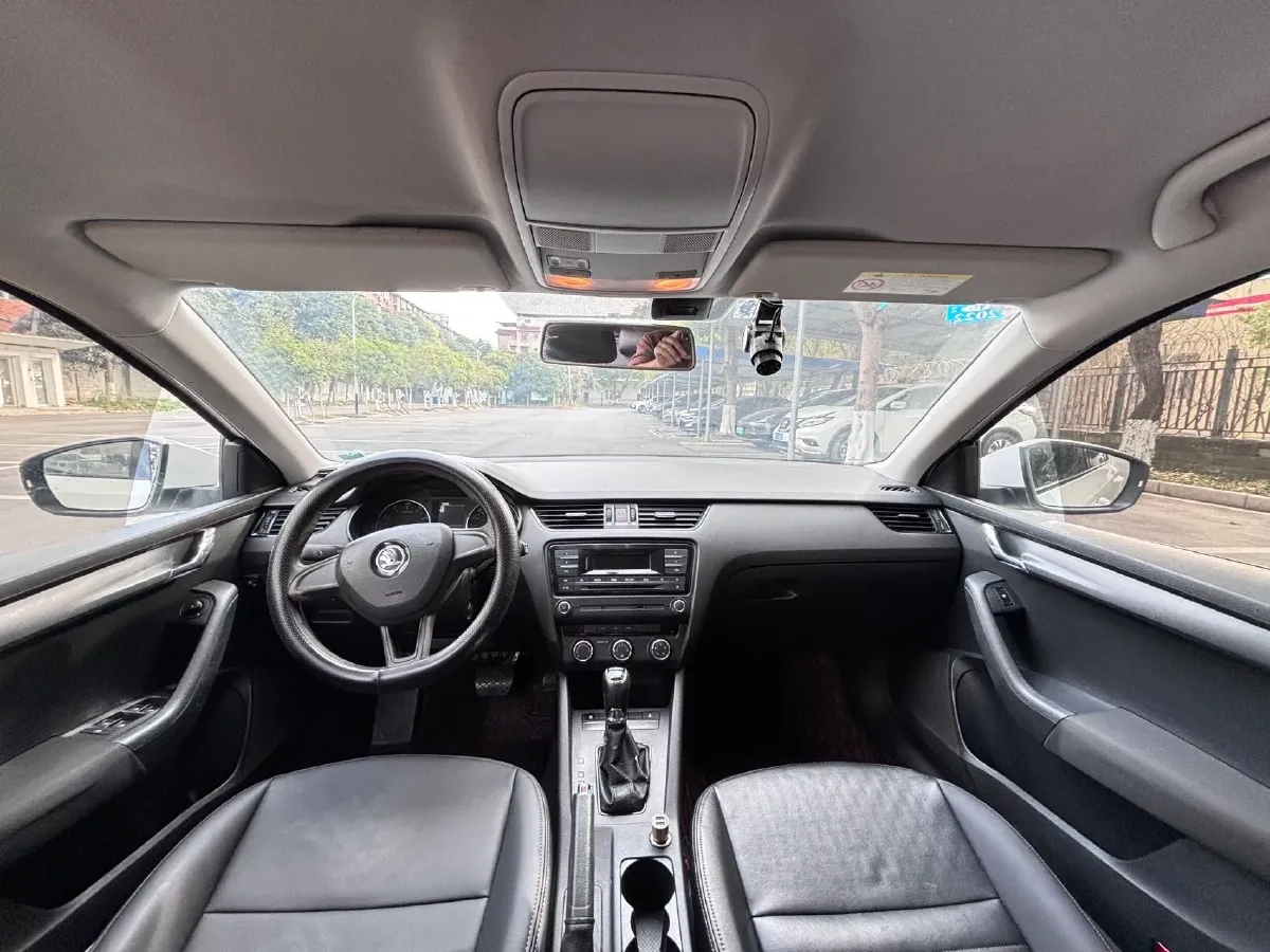 2017 Skoda Octavia 1.6L 110HP L4 6AT,autocango,china used car exporter,china ev exporter,chinese used car exporter,chinese used ev exporter