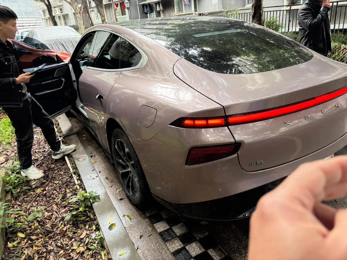 2022 Xpeng P7 BEV 60.2KWH,autocango,china used car exporter,china ev exporter,chinese used car exporter,chinese used ev exporter