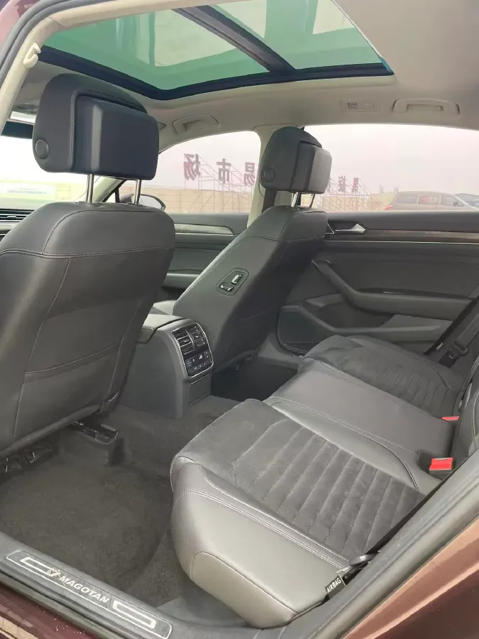 2018 Volkswagen Magotan 1.8T 180HP L4 7DCT,autocango,china used car exporter,china ev exporter,chinese used car exporter,chinese used ev exporter