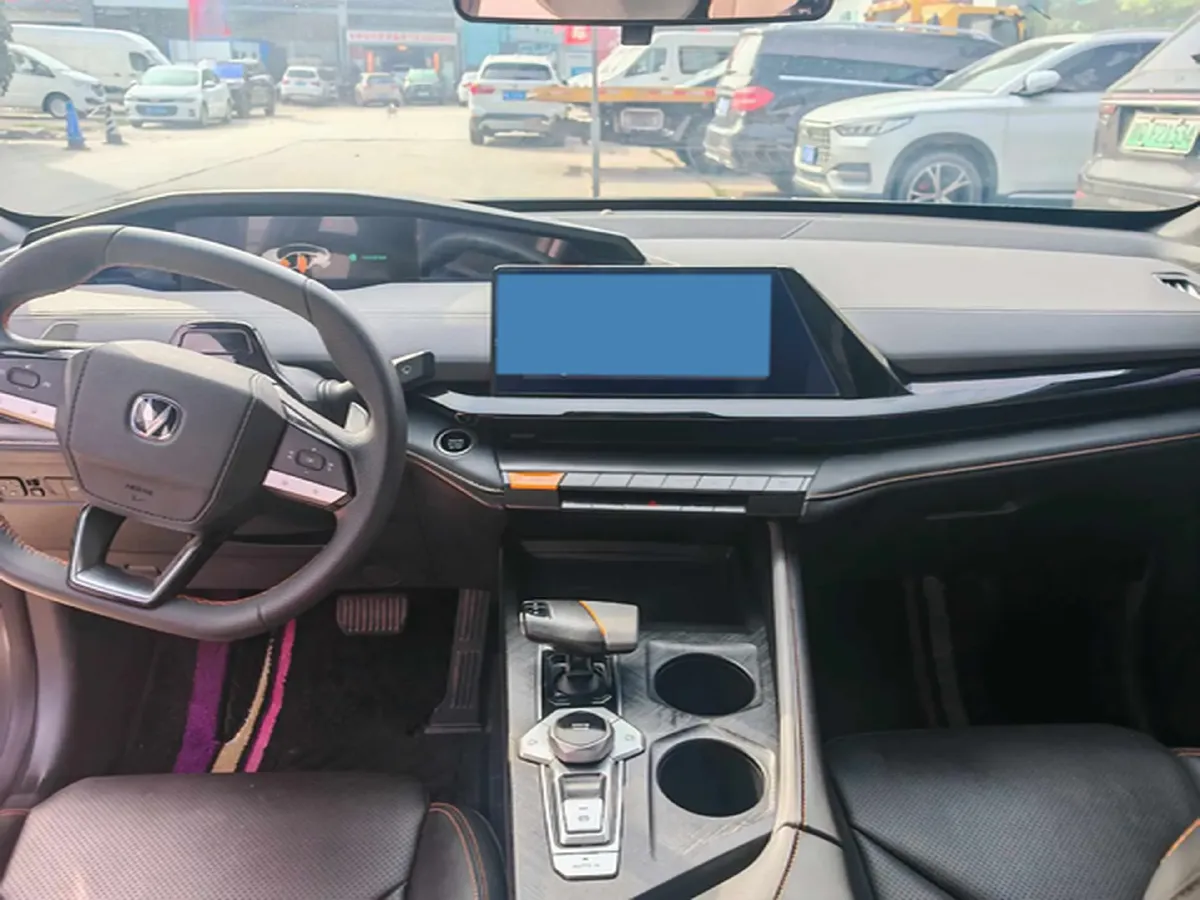 2022 ChangAn UNI-V 1.5T 188HP L4 7DCT,autocango,china used car exporter,china ev exporter,chinese used car exporter,chinese used ev exporter