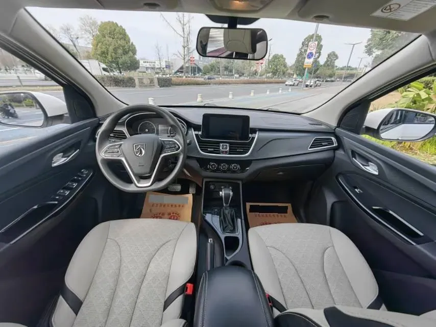 2021 BaoJun 730 1.5T 147HP L4 CVT,autocango,china used car exporter,china ev exporter,chinese used car exporter,chinese used ev exporter