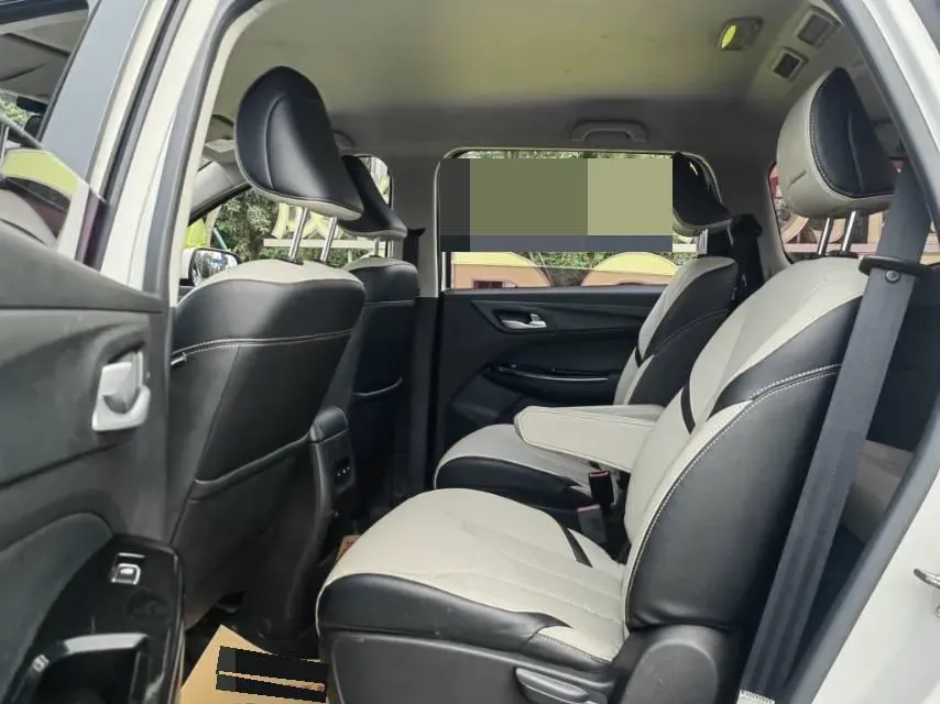 2021 BaoJun 730 1.5T 147HP L4 CVT,autocango,china used car exporter,china ev exporter,chinese used car exporter,chinese used ev exporter