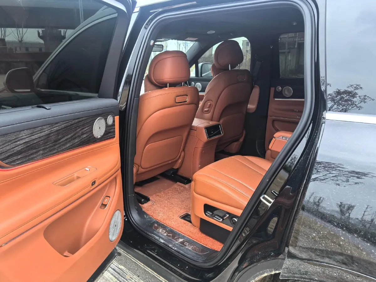 2025 AITO AITO M9 REEV 160HP REEV 52KWH,autocango,china used car exporter,china ev exporter,chinese used car exporter,chinese used ev exporter