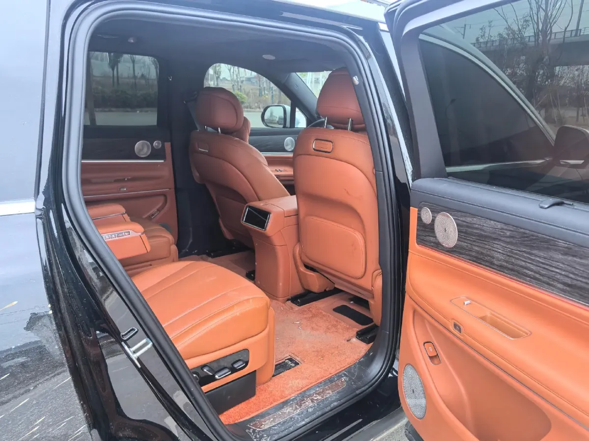 2025 AITO AITO M9 REEV 160HP REEV 52KWH,autocango,china used car exporter,china ev exporter,chinese used car exporter,chinese used ev exporter