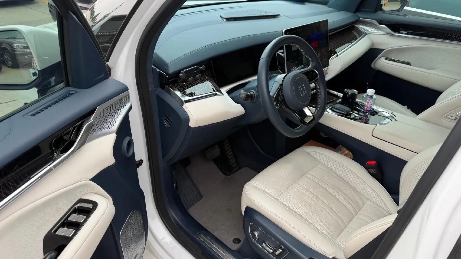 2022 Zeekr 009 BEV 116KWH,autocango,china used car exporter,china ev exporter,chinese used car exporter,chinese used ev exporter