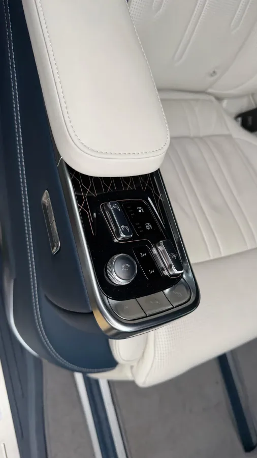 2022 Zeekr 009 BEV 116KWH,autocango,china used car exporter,china ev exporter,chinese used car exporter,chinese used ev exporter