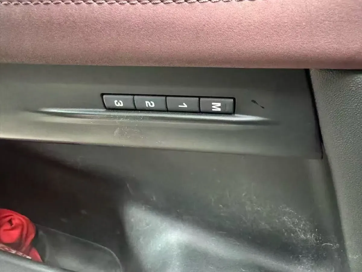 2022 Land Rover Range Rover Evoque 2.0T 249HP L4 9AT,autocango,china used car exporter,china ev exporter,chinese used car exporter,chinese used ev exporter