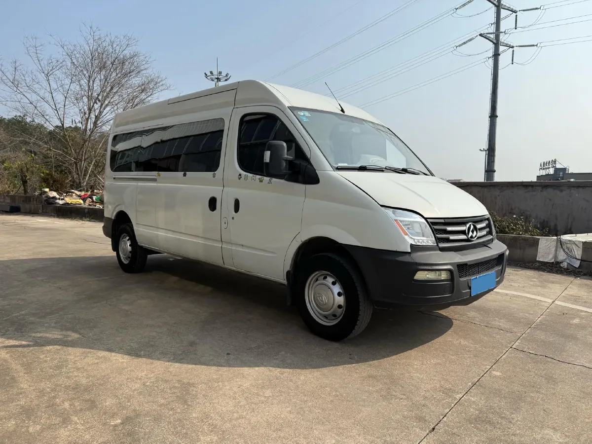 2020 MAXUS XinTu V80 2.5T 136HP L4 6MT,autocango,china used car exporter,china ev exporter,chinese used car exporter,chinese used ev exporter
