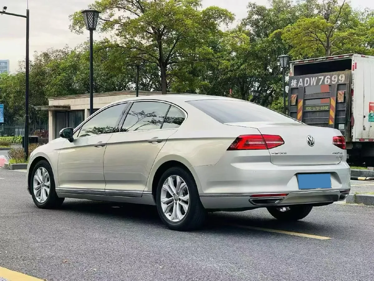 2018 Volkswagen Magotan 2.0T 220HP L4 7DCT,autocango,china used car exporter,china ev exporter,chinese used car exporter,chinese used ev exporter