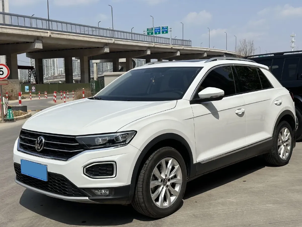 2022 Volkswagen T-Roc 1.4T 150HP L4 7DCT,autocango,china used car exporter,china ev exporter,chinese used car exporter,chinese used ev exporter