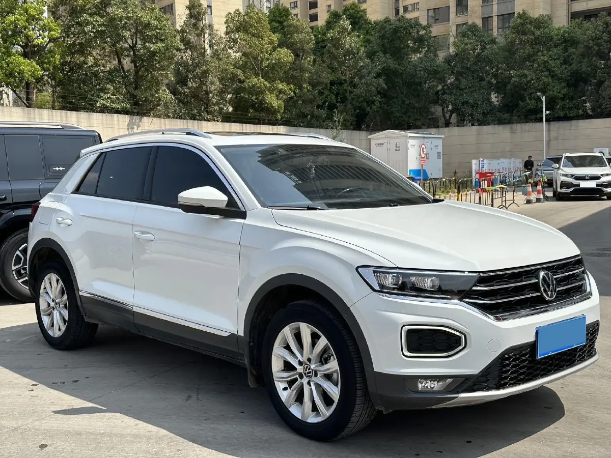 2022 Volkswagen T-Roc 1.4T 150HP L4 7DCT,autocango,china used car exporter,china ev exporter,chinese used car exporter,chinese used ev exporter