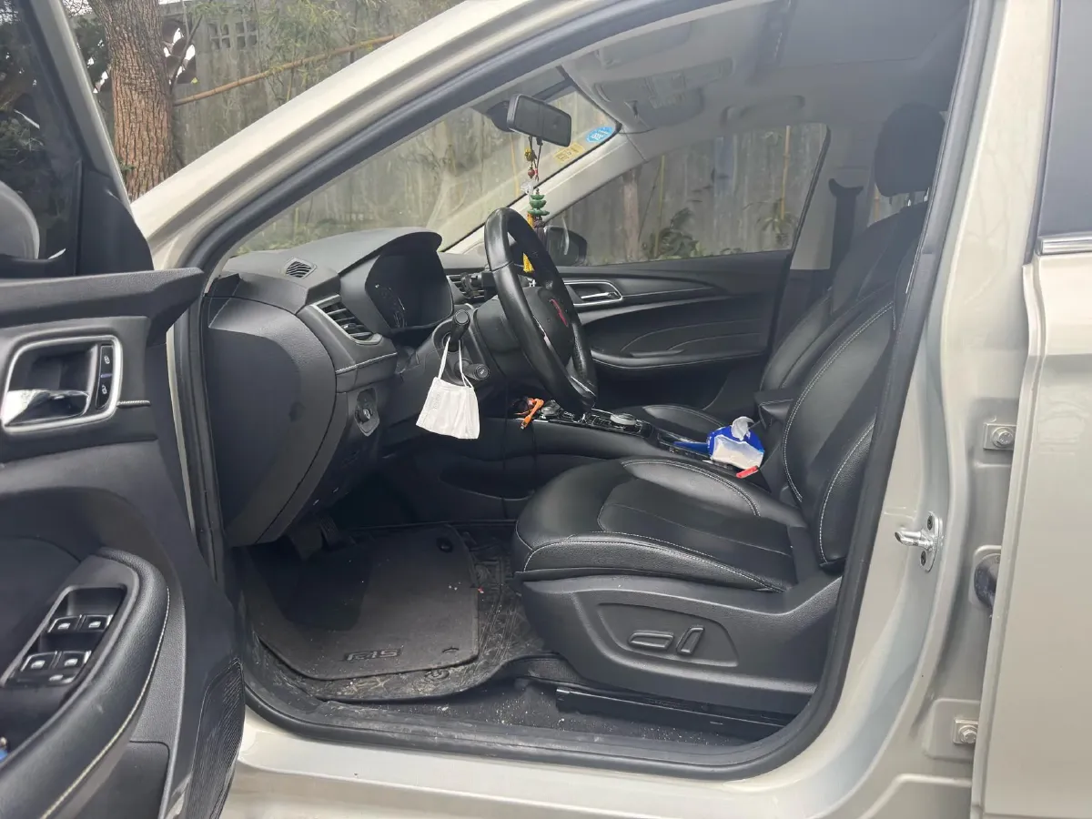 2018 Roewe Ei5 BEV 35KWH,autocango,china used car exporter,china ev exporter,chinese used car exporter,chinese used ev exporter