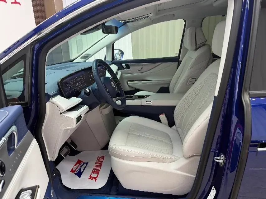 2020 Buick GL8 2.0T 237HP L4 9AT,autocango,china used car exporter,china ev exporter,chinese used car exporter,chinese used ev exporter