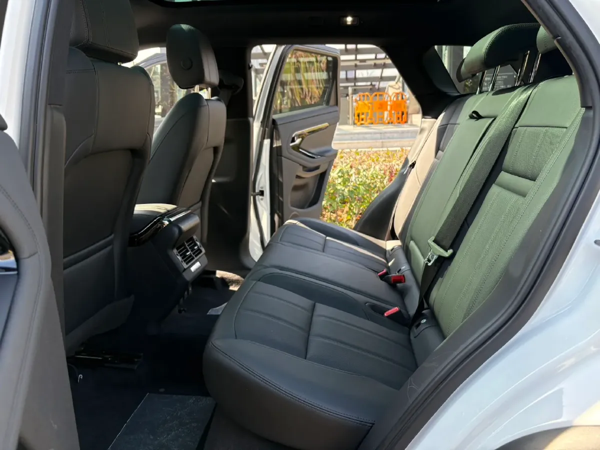 2020 Land Rover Range Rover Evoque 2.0T 249HP L4 9AT,autocango,china used car exporter,china ev exporter,chinese used car exporter,chinese used ev exporter