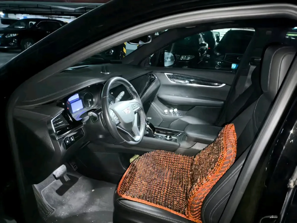 2021 Cadillac XT6 2.0T 237HP L4 9AT,autocango,china used car exporter,china ev exporter,chinese used car exporter,chinese used ev exporter