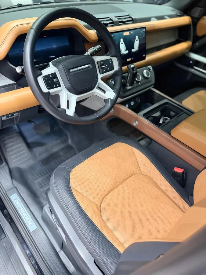 2024 Land Rover Defender 3.0T 400HP L6 8AT,autocango,china used car exporter,china ev exporter,chinese used car exporter,chinese used ev exporter