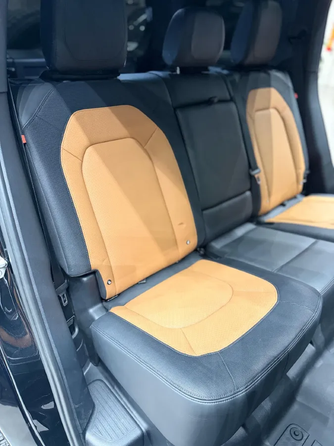 2024 Land Rover Defender 3.0T 400HP L6 8AT,autocango,china used car exporter,china ev exporter,chinese used car exporter,chinese used ev exporter