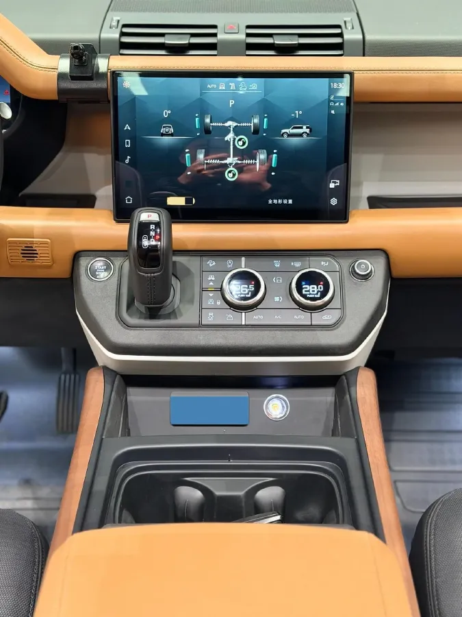 2024 Land Rover Defender 3.0T 400HP L6 8AT,autocango,china used car exporter,china ev exporter,chinese used car exporter,chinese used ev exporter