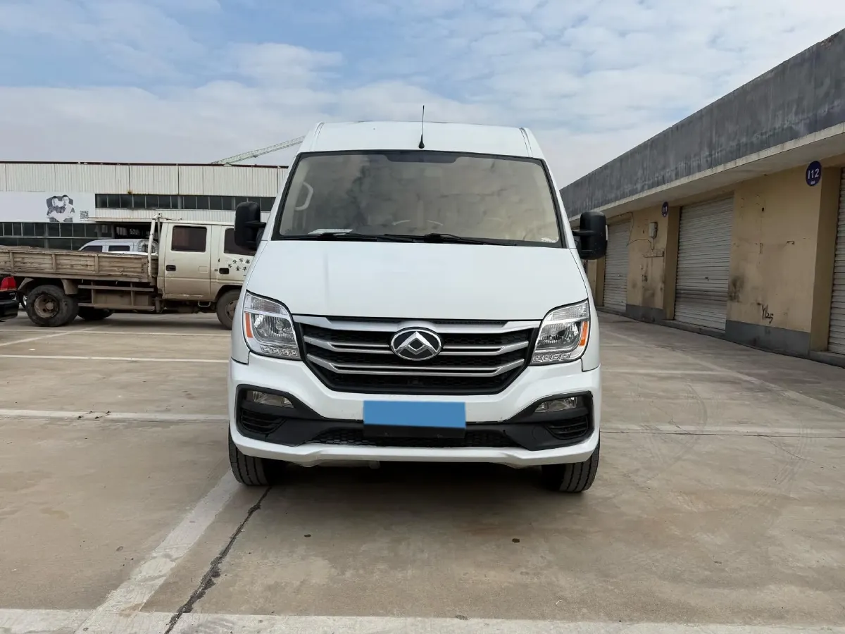 2019 MAXUS XinTu V80 2.0T 139HP L4 6MT,autocango,china used car exporter,china ev exporter,chinese used car exporter,chinese used ev exporter