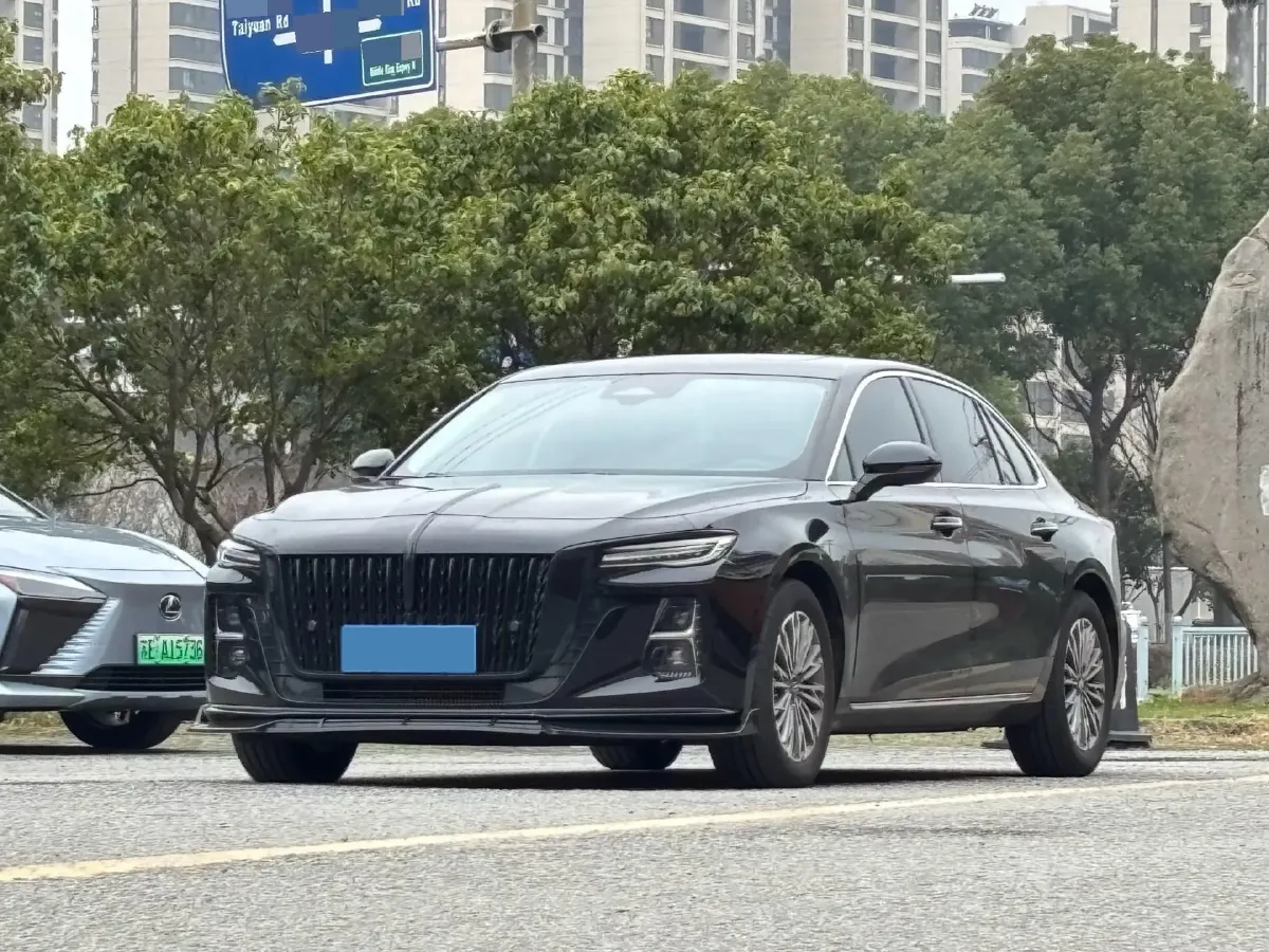 2023 HongQi H5 2.0T 224HP L4 8AT,autocango,china used car exporter,china ev exporter,chinese used car exporter,chinese used ev exporter