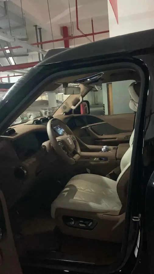 2023 YangWang U8 2.0T 272HP L4 REEV 49.05KWH,autocango,china used car exporter,china ev exporter,chinese used car exporter,chinese used ev exporter