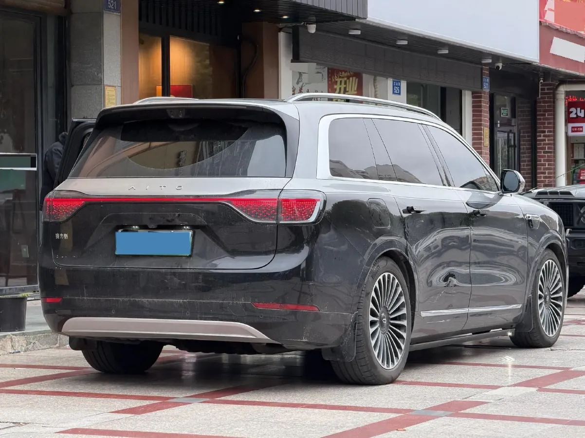 2025 AITO AITO M9 REEV 160HP REEV 52KWH,autocango,china used car exporter,china ev exporter,chinese used car exporter,chinese used ev exporter