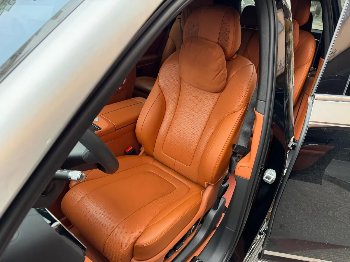 2025 AITO AITO M9 REEV 160HP REEV 52KWH,autocango,china used car exporter,china ev exporter,chinese used car exporter,chinese used ev exporter