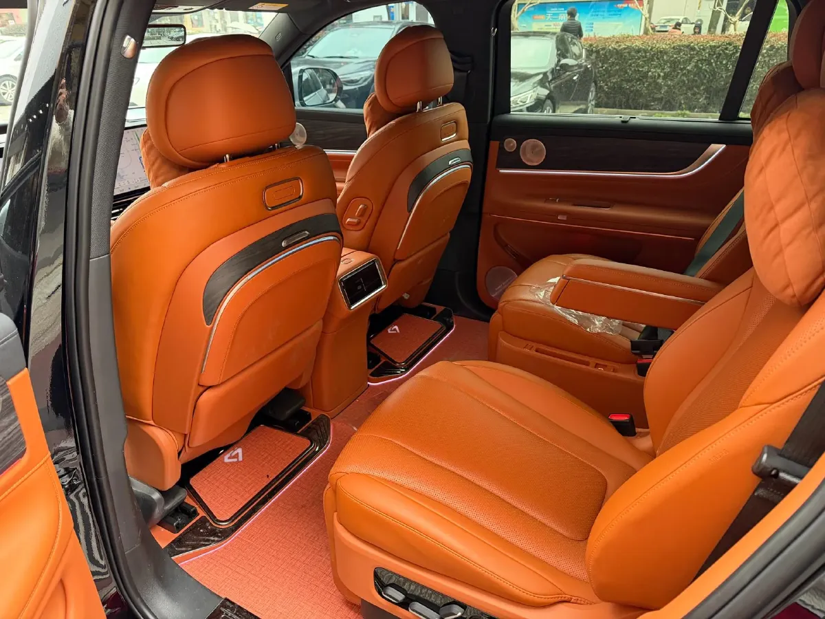 2025 AITO AITO M9 REEV 160HP REEV 52KWH,autocango,china used car exporter,china ev exporter,chinese used car exporter,chinese used ev exporter