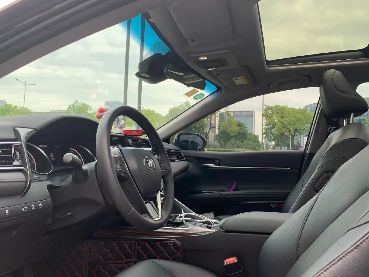 2021 Toyota Camry 2.5L 209HP L4 8AT,autocango,china used car exporter,china ev exporter,chinese used car exporter,chinese used ev exporter