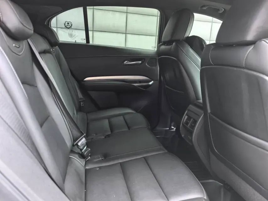 2021 Cadillac XT4 2.0T 237HP L4 9AT,autocango,china used car exporter,china ev exporter,chinese used car exporter,chinese used ev exporter