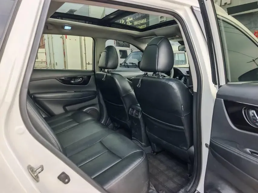 2021 Nissan X-Trail 2.0L 151HP L4 CVT,autocango,china used car exporter,china ev exporter,chinese used car exporter,chinese used ev exporter