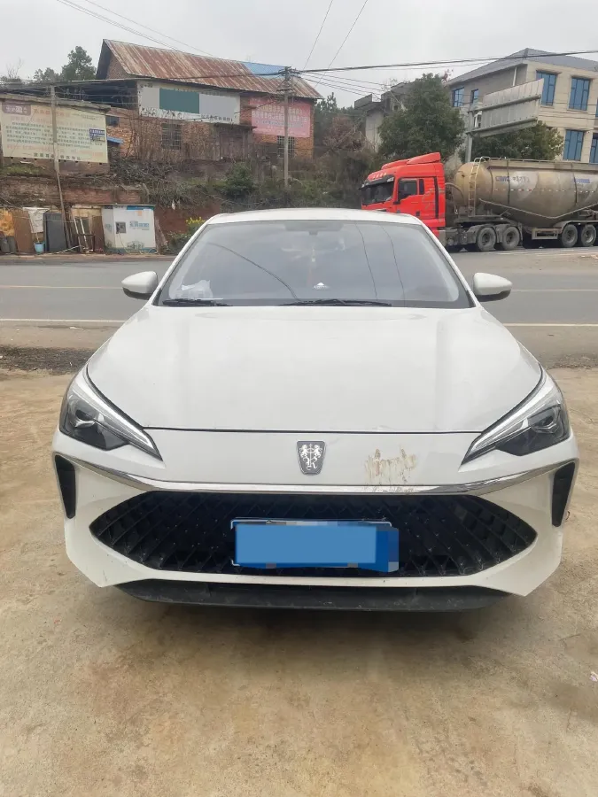 2023 Roewe i5 1.5L 129HP L4 5MT,autocango,china used car exporter,china ev exporter,chinese used car exporter,chinese used ev exporter