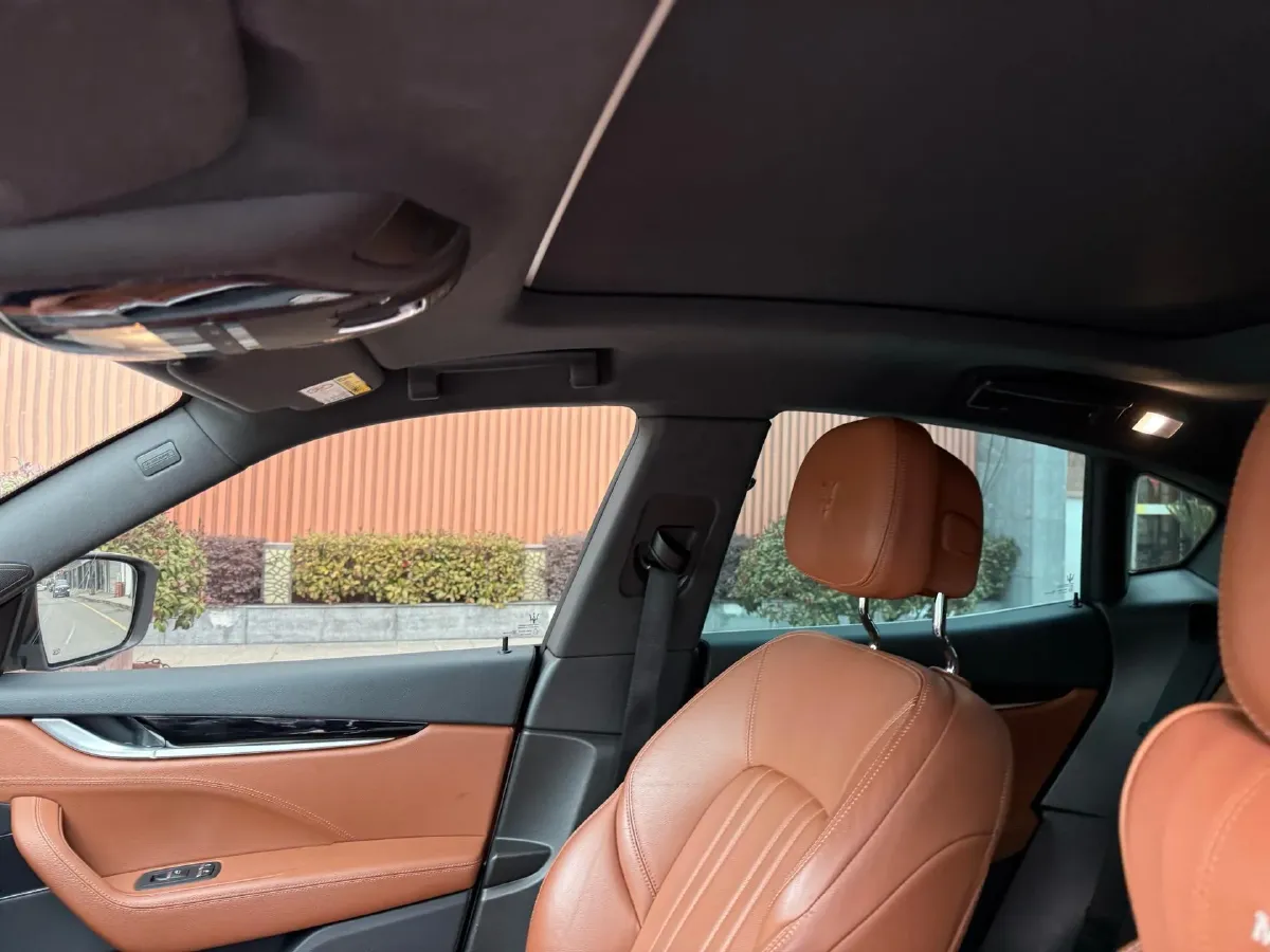 2021 Maserati Levante 3.0T 350HP V6 8AT,autocango,china used car exporter,china ev exporter,chinese used car exporter,chinese used ev exporter