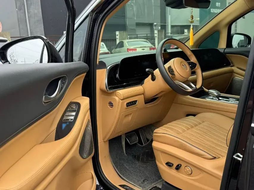 2022 Voyah Dream 1.5T 136HP L4 PHEV 25.57KWH,autocango,china used car exporter,china ev exporter,chinese used car exporter,chinese used ev exporter