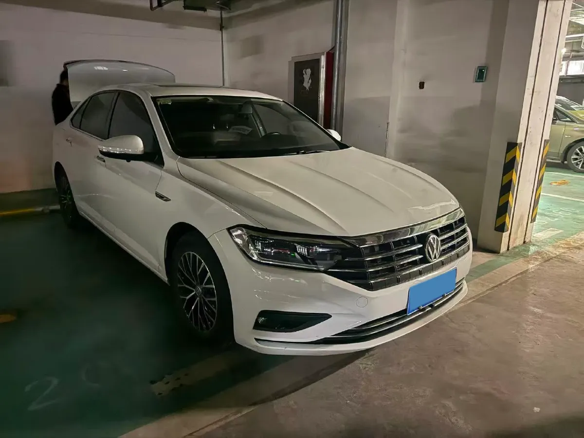 2019 Jeep Renegade 1.3T 173HP L4 7DCT,autocango,china used car exporter,china ev exporter,chinese used car exporter,chinese used ev exporter