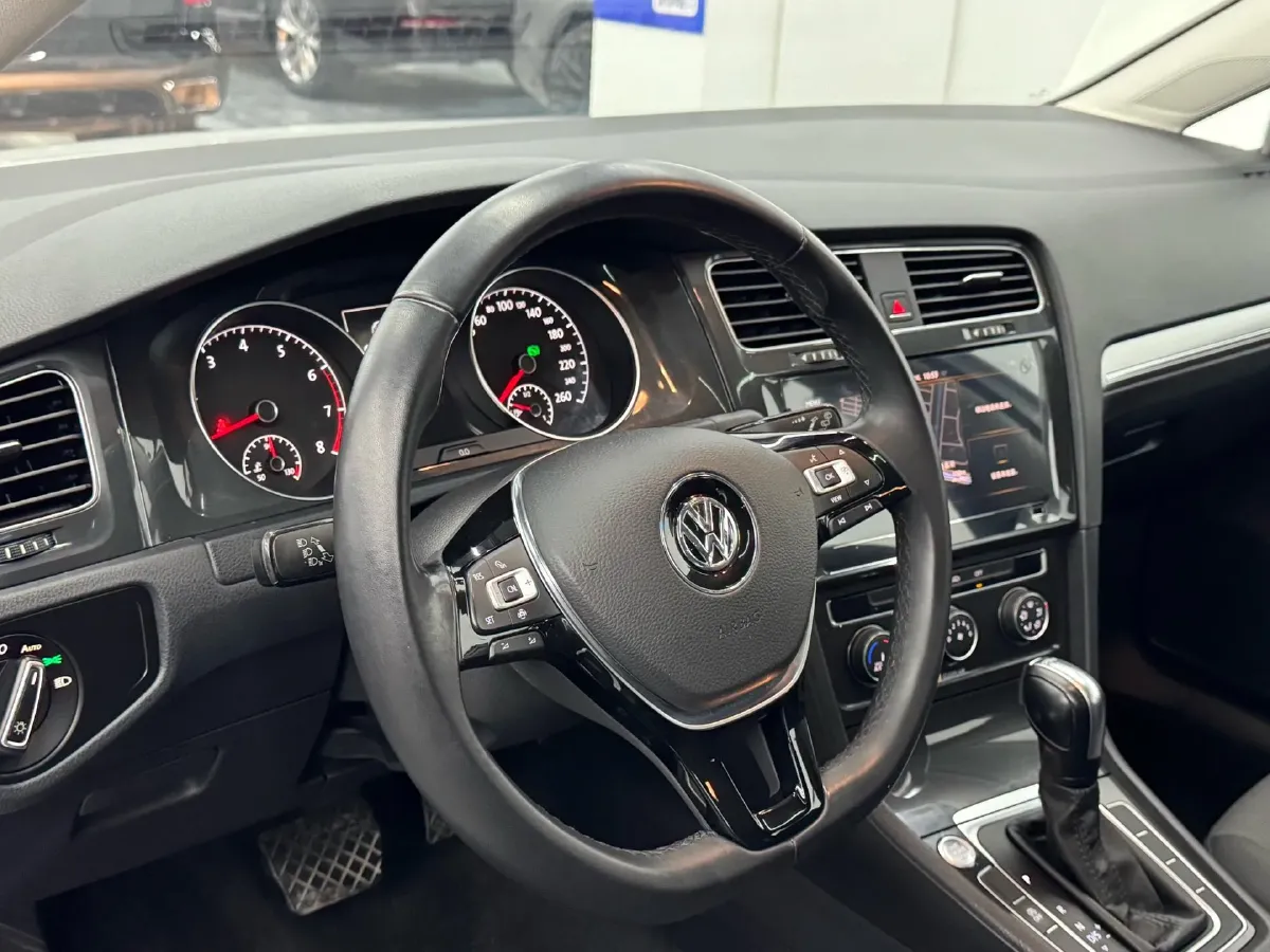 2020 Volkswagen Golf 1.2T 116HP L4 7DCT,autocango,china used car exporter,china ev exporter,chinese used car exporter,chinese used ev exporter