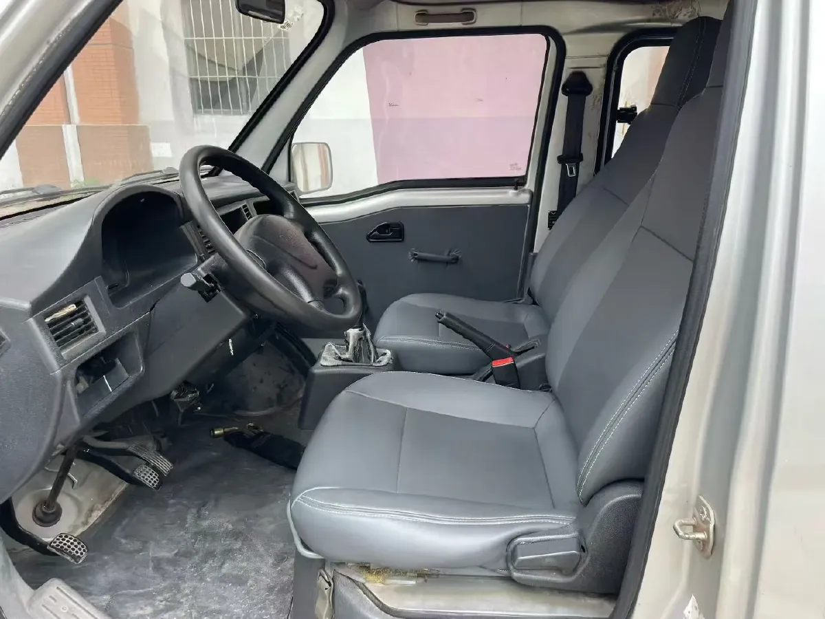 2015 WuLing ZhiGuang 1.2L 82HP L4 5MT,autocango,china used car exporter,china ev exporter,chinese used car exporter,chinese used ev exporter