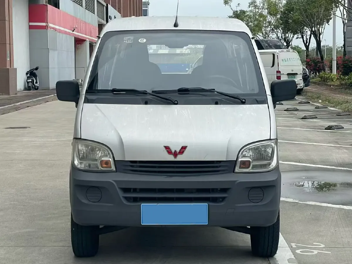 2015 WuLing ZhiGuang 1.2L 82HP L4 5MT,autocango,china used car exporter,china ev exporter,chinese used car exporter,chinese used ev exporter