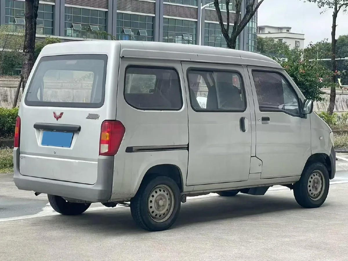 2015 WuLing ZhiGuang 1.2L 82HP L4 5MT,autocango,china used car exporter,china ev exporter,chinese used car exporter,chinese used ev exporter