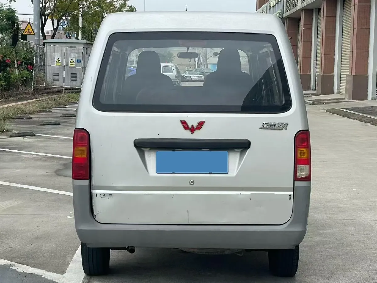2015 WuLing ZhiGuang 1.2L 82HP L4 5MT,autocango,china used car exporter,china ev exporter,chinese used car exporter,chinese used ev exporter