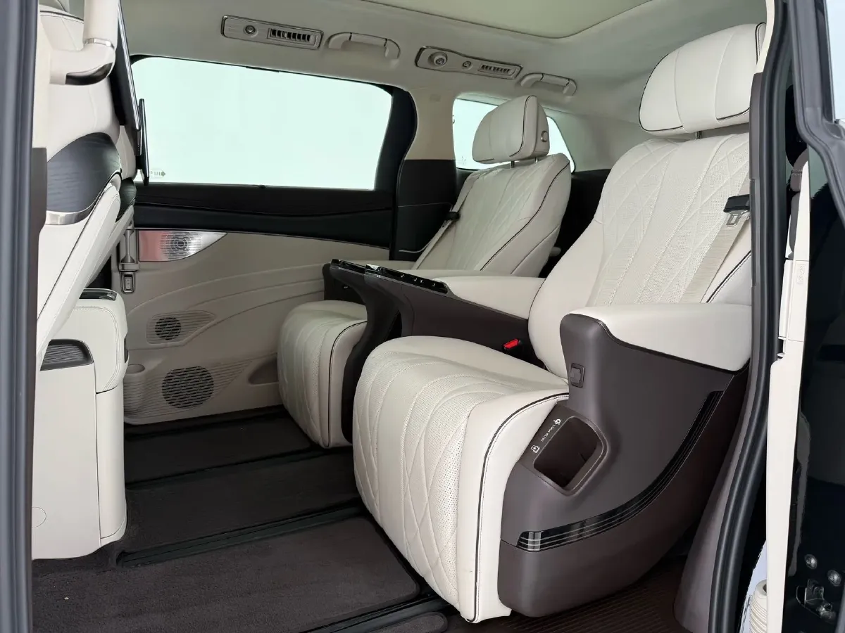 2022 Mercedes-Benz GLC Class 2.0T 197HP L4 9AT,autocango,china used car exporter,china ev exporter,chinese used car exporter,chinese used ev exporter