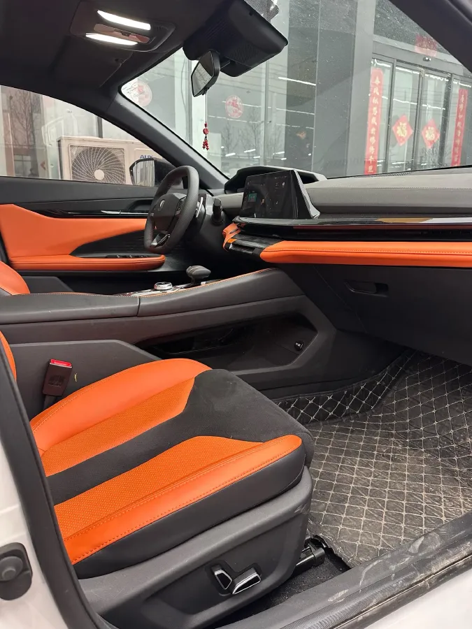 2023 ChangAn UNI-V 1.5T 188HP L4 7DCT,autocango,china used car exporter,china ev exporter,chinese used car exporter,chinese used ev exporter